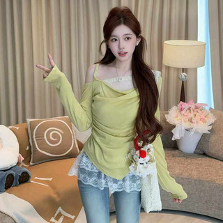 Đồ bộ hai mảnh phong cách Hàn Quốc, tay lưới off-the-shoulder phù hợp mùa xuân