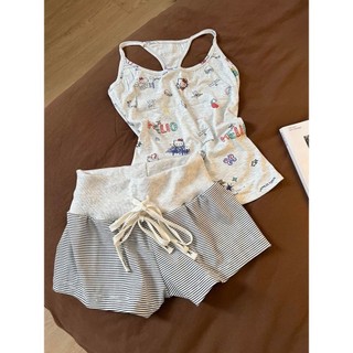 Bộ đồ ngủ mèo hoạt hình với quần ngắn, phù hợp mặc ở nhà