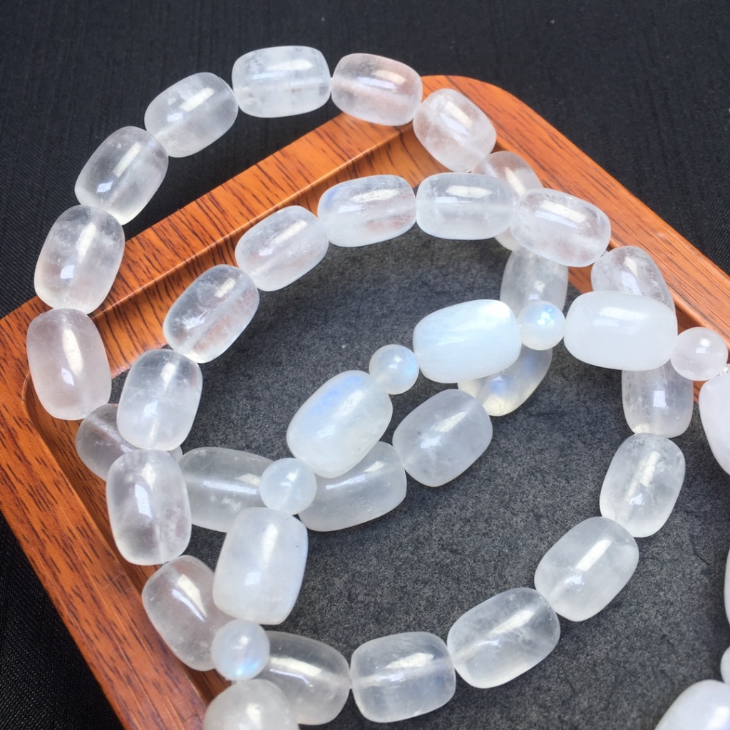 Vòng tay mặt trăng màu xanh tự nhiên - Quà tặng may mắn cho nàng
