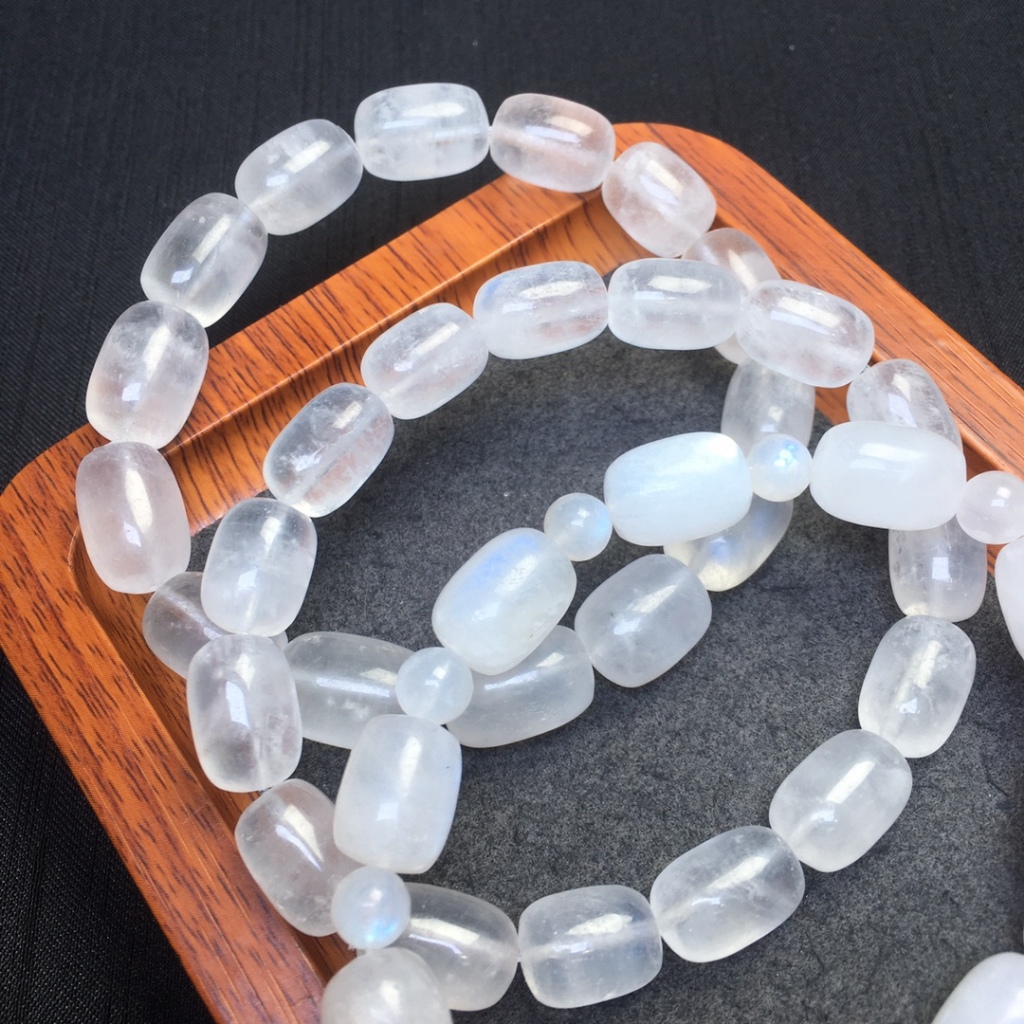 Vòng tay mặt trăng màu xanh tự nhiên - Quà tặng may mắn cho nàng