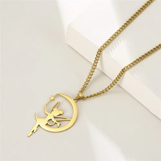 Mặt dây chuyền elf cổ tích với đôi cánh thiên thần và mặt trăng, làm từ thép không gỉ, phù hợp cho những cô gái yêu phong cách phù thủy lãng mạn.