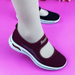 Cũ Bắc Kinh Giày Vải Nữ Mẹ Thoáng Khí Chống Trơn Trượt Đế Mềm Thoải Mái Bay Đan Giày Lười Người Cao Tuổi Trung Niên Giày Đi Bộ