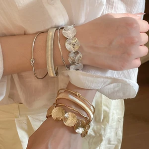 Vòng tay mở bốn mảnh tròn không đều, phong cách châu Âu và Mỹ - Thanh lịch và phù hợp cho mọi dịp