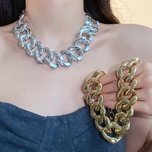 Vòng cổ dây xích mạ vàng cho nàng edgy, thời trang hàng ngày