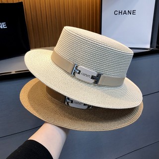 Mũ trang trọng dành cho nữ làm từ rơm, chống nắng hiệu quả, phù hợp cho mùa hè và hoạt động ngoài trời.