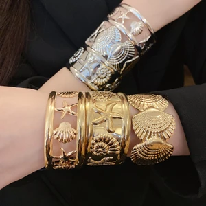 Vòng tay vỏ sao biển vàng phong cách boho, phù hợp cho kỳ nghỉ hè
