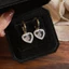 Bông tai hình trái tim vàng với zircon halo, trung tâm nhựa trong suốt - Trang sức nhẹ cho nữ hàng ngày