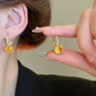 Bông tai kim cương giả hình học màu vàng thiết kế nữ Niche tính khí độc đáo phong cách mới