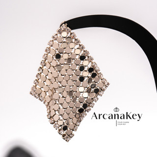 Bông tai tua rua sequin thiết kế nhẹ nhàng, sang trọng; hiệu ứng mỏng tinh tế, phù hợp cho bữa tiệc và hàng ngày