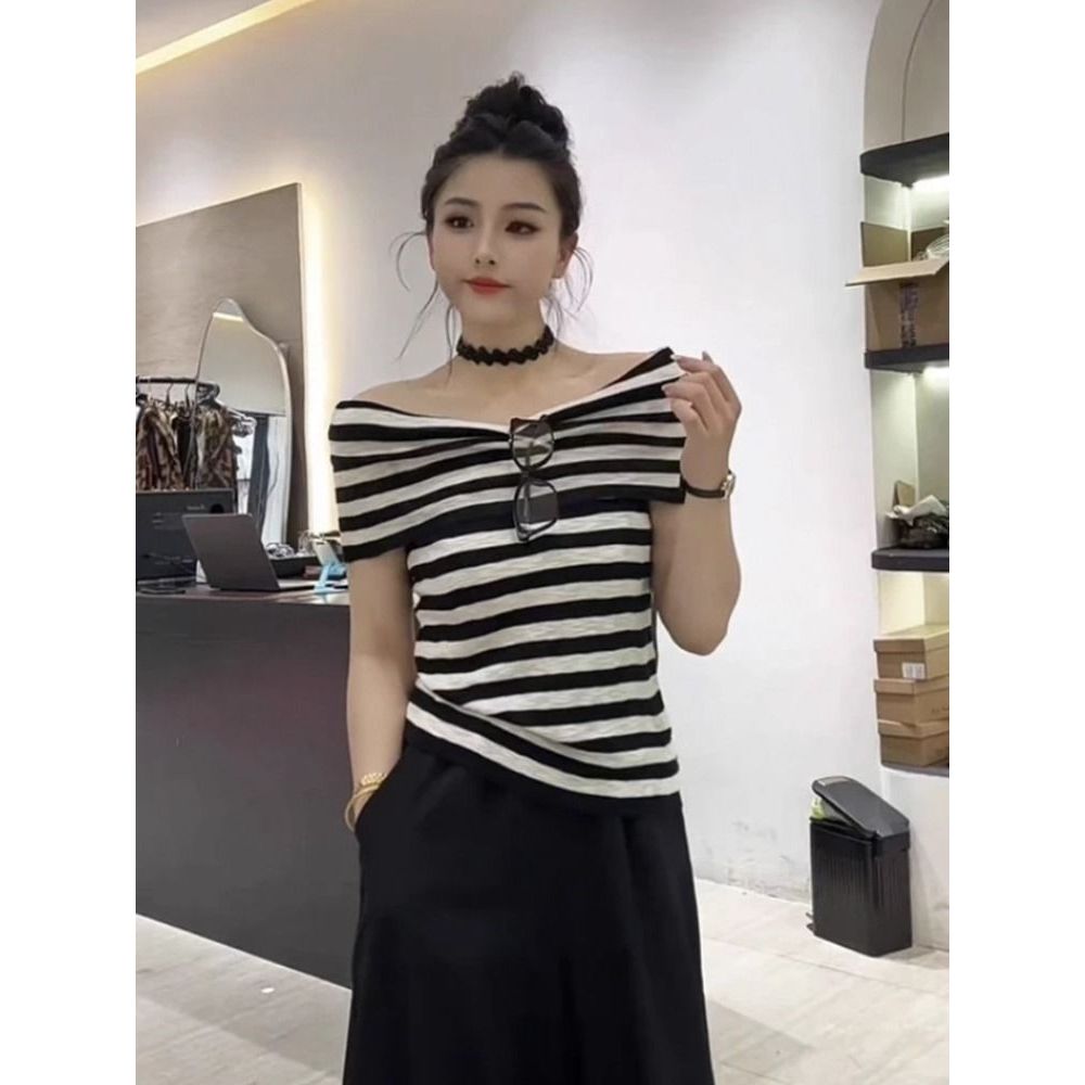 Áo thun cổ tròn sọc thời trang mùa hè mới, thiết kế ômbody giúp vai thon gọn