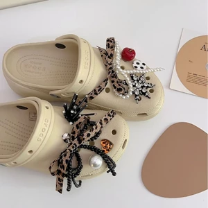 8 Chiếc Giày Nữ DIY Quyến Rũ Retro Họa Tiết Da Báo Nút Bộ Sandal Giày Trang Trí Phụ Kiện