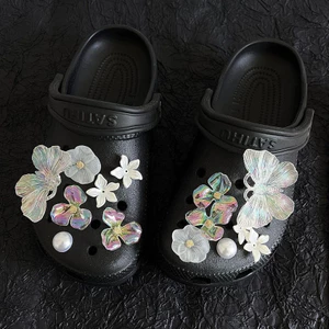 Phụ Nữ Bé Gái Tắc Sandal Giày DIY Quyến Rũ Cổ Tích Trong Suốt Bướm 3D Mặt Dây Chuyền Nút Lỗ Giày Trang Trí Bộ Phụ Kiện Quà Tặng