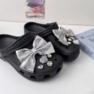 Giày Sandal Bé Gái DIY Quyến Rũ Y2K Bạc Nơ Kim Cương Giả 3D Nút Lỗ Giày Trang Trí Bộ Phụ Kiện