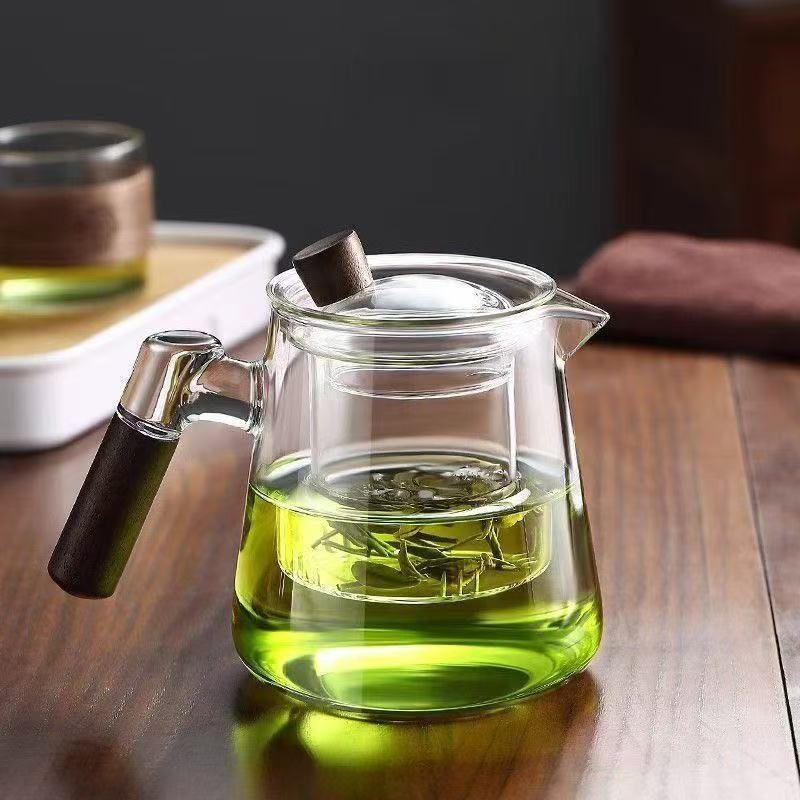 Ấm Trà Thủy Tinh Chịu Nhiệt Cao Cấp 550ml - Tay Cầm Gỗ Óc Chó Sang Trọng, Pha Trà Xanh/Hoa Quả, Quà Tặng Ý Nghĩa