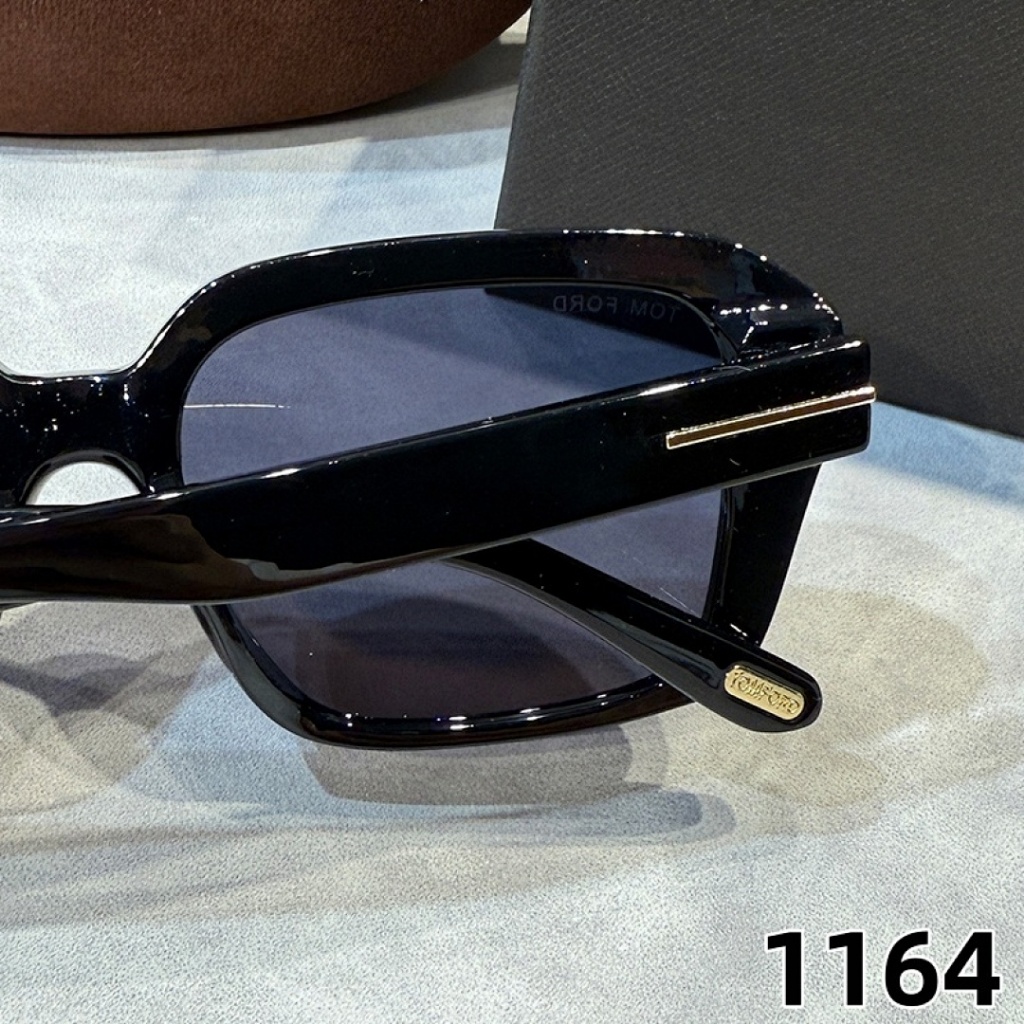 Kính mát unisex khung lớn xu hướng retro mới 2026