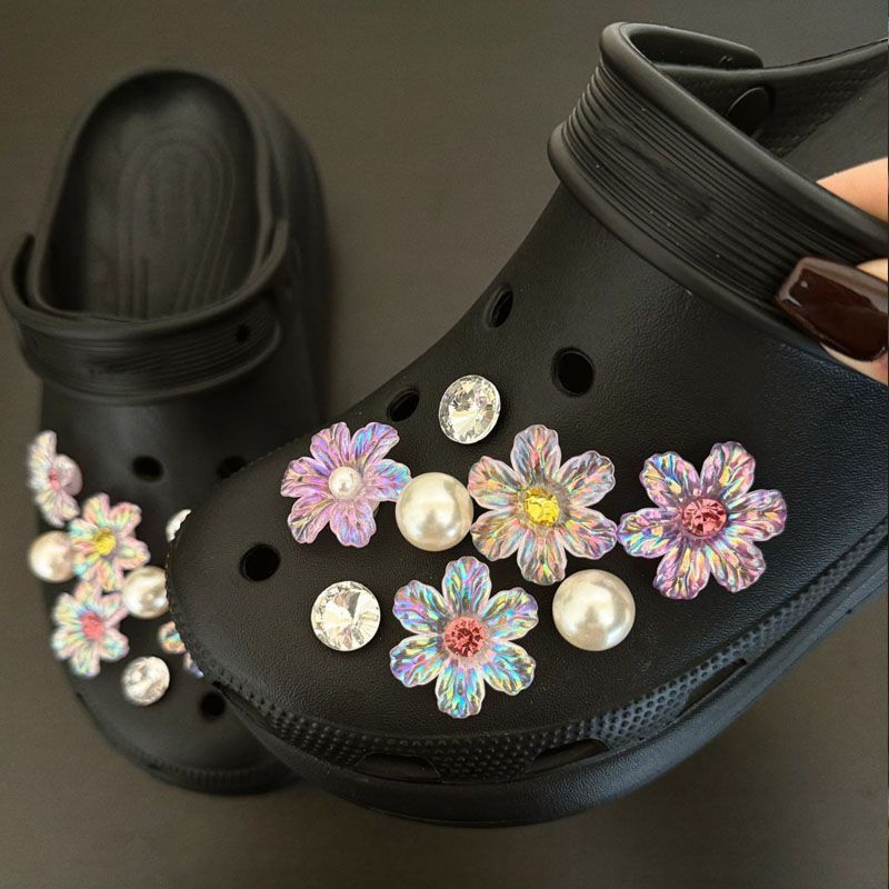 Phụ Nữ Bé Gái Tắc Sandal Giày DIY Quyến Rũ Phong Cách Cổ Tích Nhiều Màu Sắc Hoa Mặt Dây Chuyền Nút Lỗ Giày Trang Trí Bộ Phụ Kiện Quà Tặng