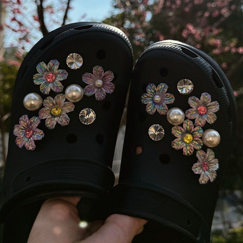 Phụ Nữ Bé Gái Tắc Sandal Giày DIY Quyến Rũ Phong Cách Cổ Tích Nhiều Màu Sắc Hoa Mặt Dây Chuyền Nút Lỗ Giày Trang Trí Bộ Phụ Kiện Quà Tặng