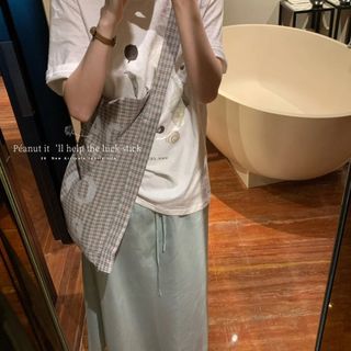 Áo Thun Nữ Tay Ngắn Cổ Tròn, Thiết Kế Họa Tiết