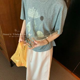 Áo Thun Nữ Tay Ngắn Cổ Tròn, Thiết Kế Họa Tiết