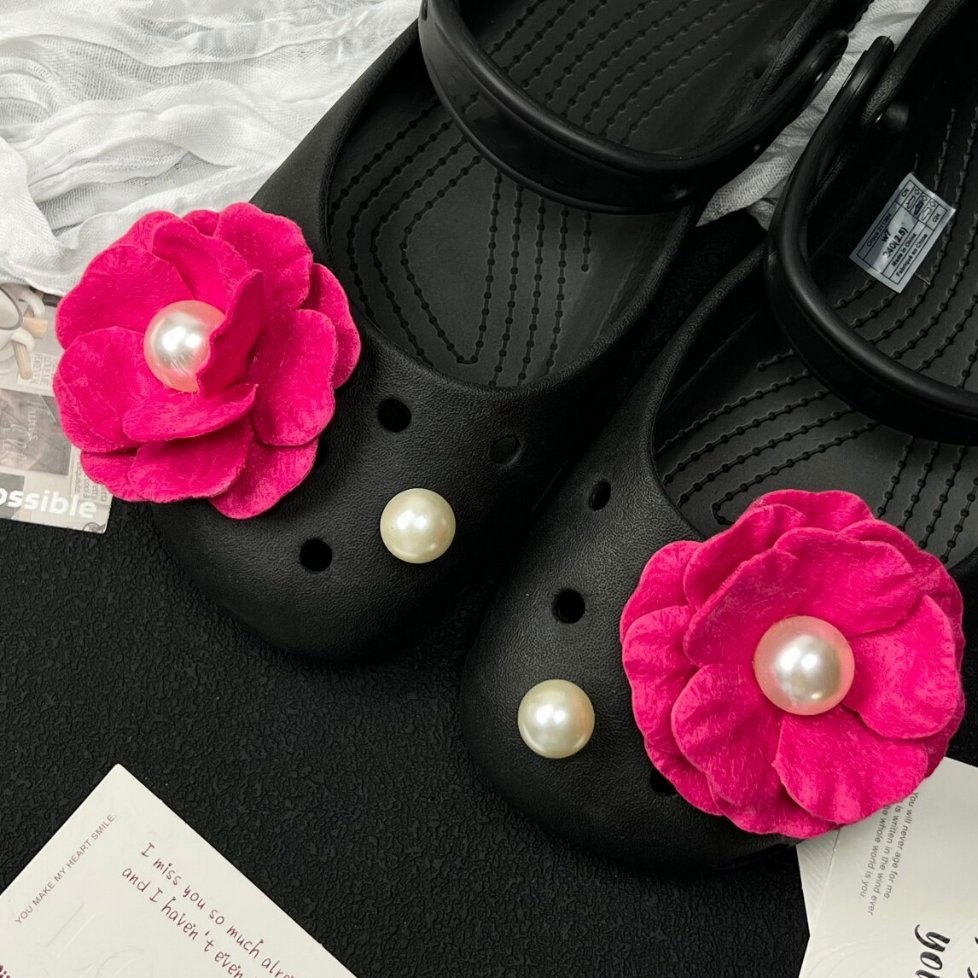 Phụ Nữ Bé Gái Tắc Sandal Giày DIY Quyến Rũ Phong Cách Hawaii Hoa Đỏ Mặt Dây Chuyền Nút Lỗ Giày Trang Trí Bộ Phụ Kiện Quà Tặng