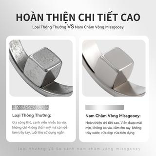 Bộ dụng cụ vẽ móng nghệ thuật Miss Gooey mới với lực hút mạnh, hình tròn từ tính sản phẩm bán chạy giúp tạo lỗ và họa tiết mắt mèo trong vòng 3 giây; công cụ hỗ trợ tuyệt vời cho người mới bắt đầu.