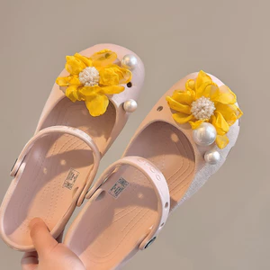 Phụ Nữ Bé Gái Trẻ Em Tắc Sandal Giày DIY Quyến Rũ Phong Cách Cổ Tích Hoa Vàng Mặt Dây Chuyền Nút Lỗ Giày Trang Trí Bộ Phụ Kiện Quà Tặng