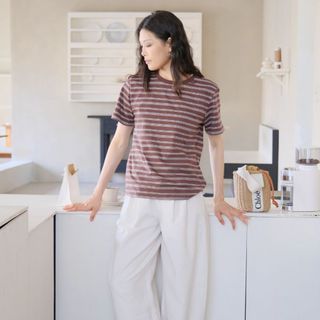 Áo thun nữ sọc caro dáng rộng, cổ tròn thoáng mát phù hợp mặc hàng ngày mùa hè