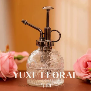 Bình tưới nước ép thủy tinh có thể tưới nước màu sắc làm vườn dập nổi phong cách Retro