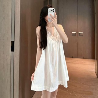 Váy ngủ yếm viền ren trắng dành cho nữ tinh khiết và nhẹ nhàng thích hợp khi mặc ở nhà