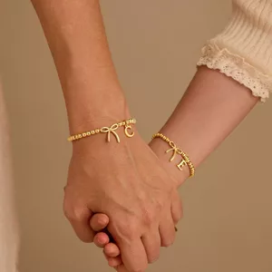 WHX-26 Nhân Vật Vòng Tay Nơ Chữ Cái Tiếng Anh [Không Phai Màu, Không Rỉ Sét], Vòng Tay Cặp Đôi, Dây Xích Taigang Nam Nữ Cặp Đôi Phụ Kiện Quần Áo Đơn Giản Vòng Tay Đính Hạt Vàng Phù Hợp Với Tất Cả Trận Đấu