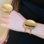 Vòng đeo tay hình tròn quá khổ bằng hợp kim bạc-Tone & Bộ nhẫn có thể điều chỉnh Trang sức tuyên bố tối giản dành cho nữ