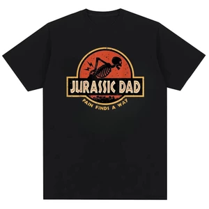 Jurassic Dad Pain Finds A Way Funny Mock Skeleton Áo thun Cotton nguyên chất thời trang trung tính