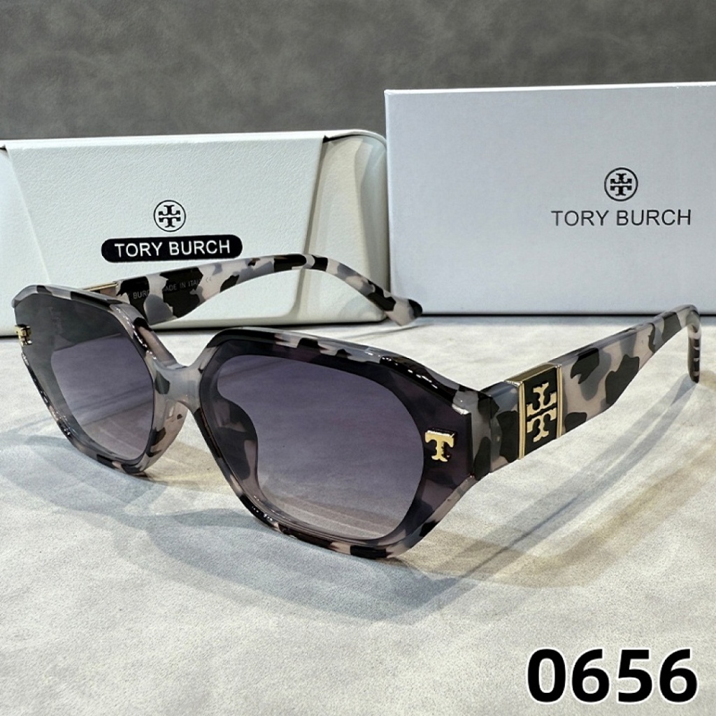 Kính râm unisex mới được thiết kế bởi một nhà thiết kế thương hiệu, khung nhỏ, phong cách thời trang và cao cấp, mẫu đường băng Châu Âu và Mỹ, thích hợp để lái xe và du lịch