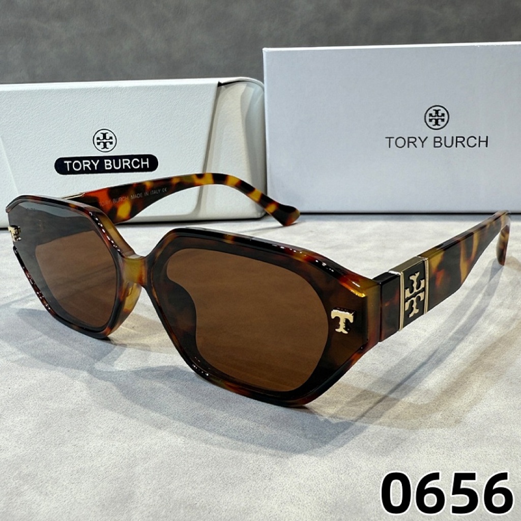 Kính râm unisex mới được thiết kế bởi một nhà thiết kế thương hiệu, khung nhỏ, phong cách thời trang và cao cấp, mẫu đường băng Châu Âu và Mỹ, thích hợp để lái xe và du lịch