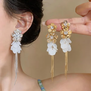 Thanh Lịch Hoa Kim Cương Giả Tua Rua Thả Bông Tai Cánh Hoa Trắng Viền Tiệc Cưới Trang Sức Cho Nữ