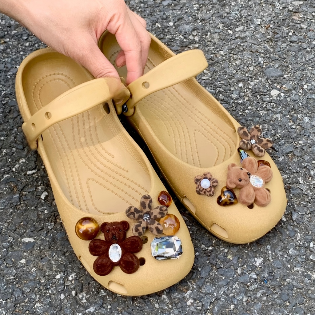 Phụ Nữ Bé Gái Tắc Sandal Giày DIY Quyến Rũ Phong Cách Dễ Thương Da Báo In Hoa Mặt Dây Chuyền Nút Lỗ Giày Trang Trí Bộ Phụ Kiện Quà Tặng