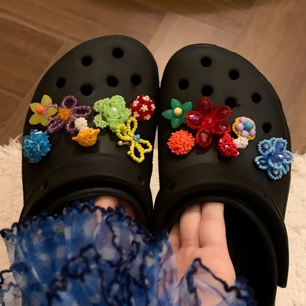 Phụ Nữ Bé Gái Tắc Sandal Giày DIY Quyến Rũ Phong Cách Dễ Thương Nhiều Màu Sắc Nấm Mặt Dây Chuyền Hoa Nút Lỗ Giày Trang Trí Bộ Phụ Kiện Quà Tặng