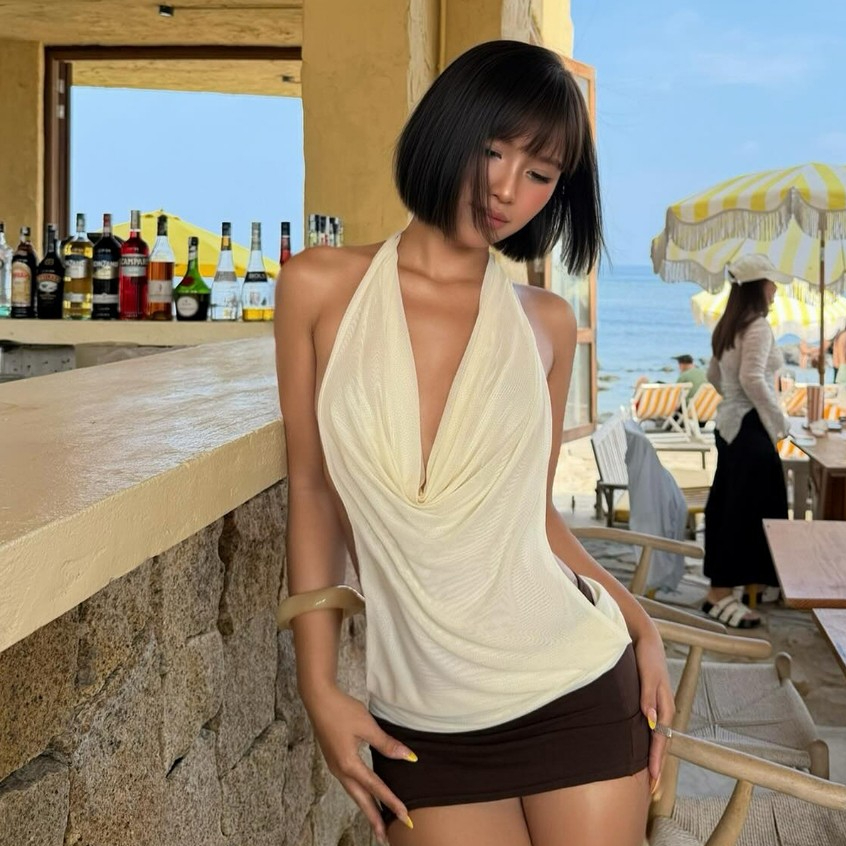 Cutenew Áo Chắc Chắn Dây Sâu V Tắt Tay Áo Backless Cá Tính Niche Hot Chick Thời Trang Tính Khí Phong Cách Nóng Mới