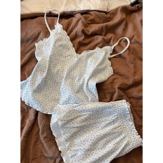 Bộ đồ ngủ hoa ngọt ngào quần short treo nữ mặc ở nhà