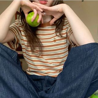 Áo thun ngắn tay thêu sọc "R" | Áo dáng rộng thường ngày - Fit Crew Neck Top