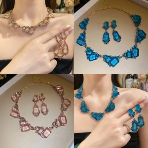 Tuyên bố tông màu vàng Vòng cổ Choker, Kim cương giả cắt hình chữ nhật với thiết lập hào quang, Trang sức cổ điển cho nữ