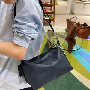Túi đeo chéo vai đơn giản dành cho nữ War Horse mới