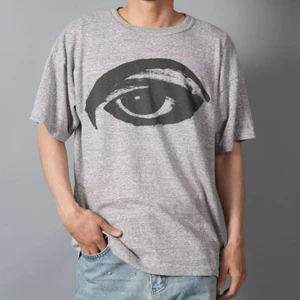 Áo thun ngắn tay cổ tròn Unisex phong cách dạo phố có in hình mắt thời trang trên ngực