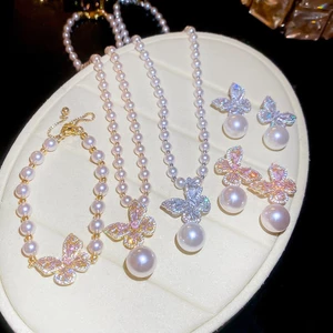 Vòng cổ vòng cổ ngọc trai tông màu vàng, Mặt dây chuyền hình khối hình bướm đính ngọc trai thả, Trang sức tuyên bố thanh lịch tinh tế dành cho nữ