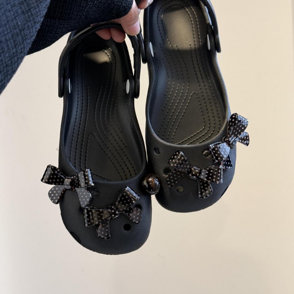 Phụ Nữ Bé Gái Tắc Sandal Giày DIY Quyến Rũ Phong Cách Dễ Thương Trắng Nơ Đen Mặt Dây Chuyền Nút Lỗ Giày Trang Trí Bộ Phụ Kiện Quà Tặng