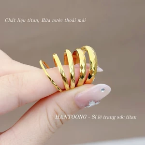 Nhẫn titan không gỉ mạ vàng 24k thiết kế họa tiết đơn giản thanh lịch dành cho nữ