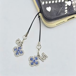 Mặt dây chuyền điện thoại di động diy Blue Diamond Four-leaf Clover Chữ cái tiếng Anh Mặt dây chuyền A-Z Mặt dây chuyền điện thoại di động Mặt dây chuyền