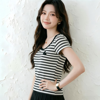 Áo Thun Ngắn Tay Slim Fit Họa Tiết Sọc và Hình Thỏ Dễ Thương - Thời Trang Mùa Hè