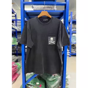 Áo thun ngoại cỡ màu đen cổ điển có túi đầu lâu & in họa tiết ruy băng đỏ, đồ dạo phố bằng vải Cotton