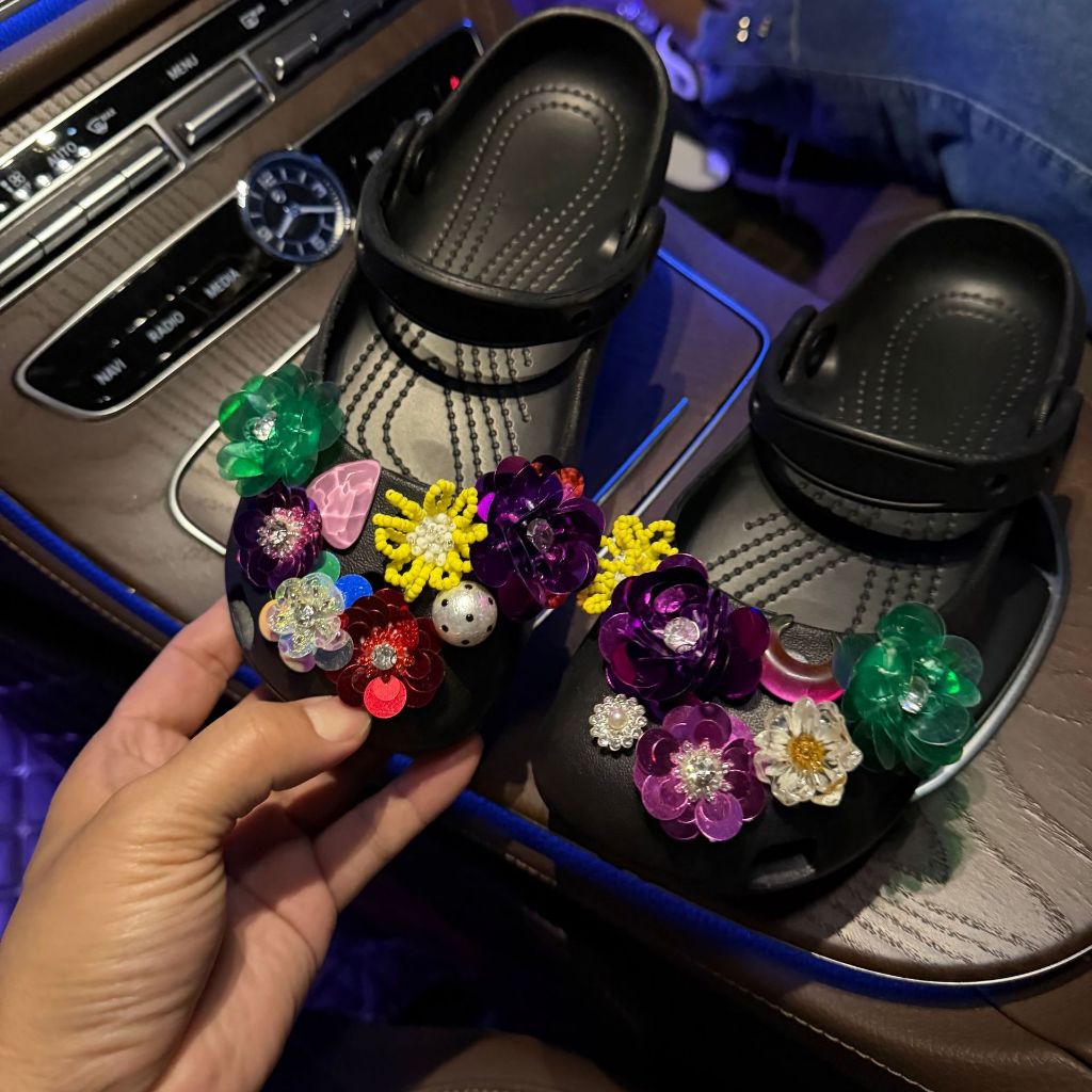 Phụ Nữ Bé Gái Tắc Sandal Giày DIY Quyến Rũ Phong Cách Vintage Nhiều Màu Sắc Hoa Mặt Dây Chuyền Nút Lỗ Giày Trang Trí Bộ Phụ Kiện Quà Tặng